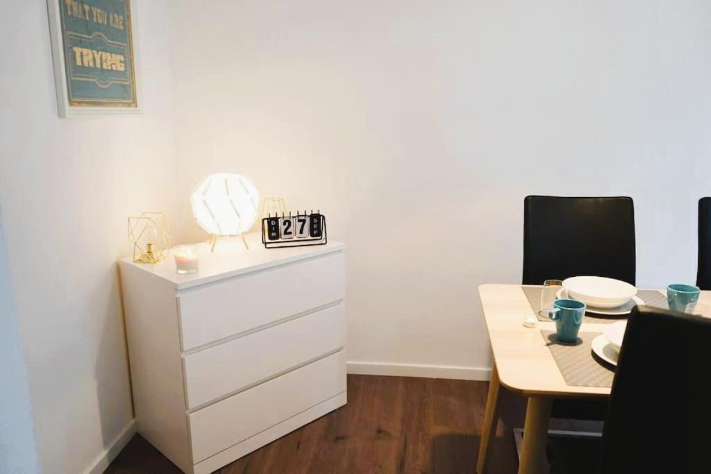 Rm-1 - Appartement F2 Au 1Er Etage Pour 1-3 Pers Mulhouse Buitenkant foto