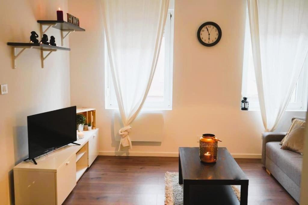 Rm-1 - Appartement F2 Au 1Er Etage Pour 1-3 Pers Mulhouse Buitenkant foto